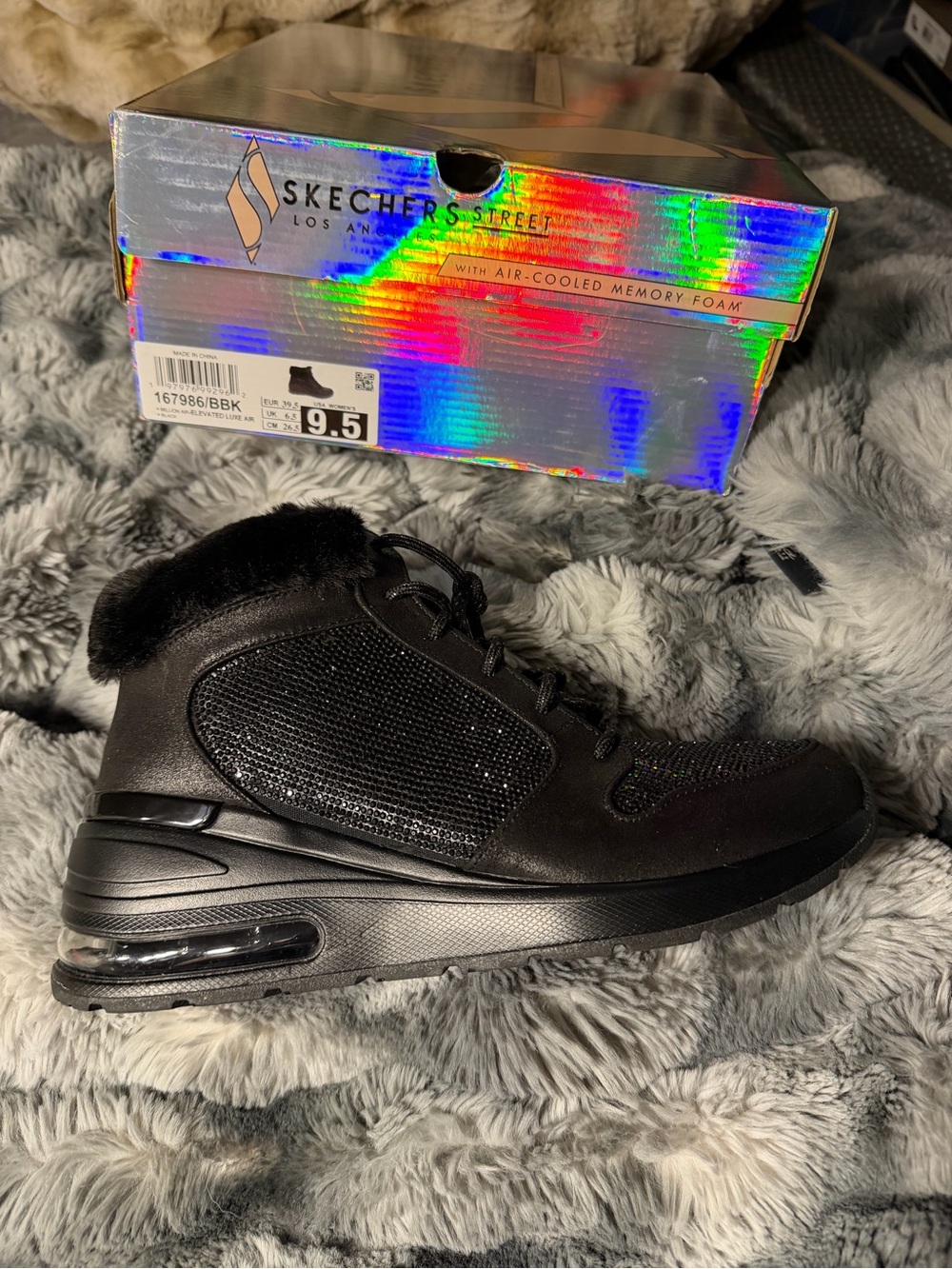NIB Skechers Street Million Air Elevated Luxe Wedge Boot 9.5 Black Fur